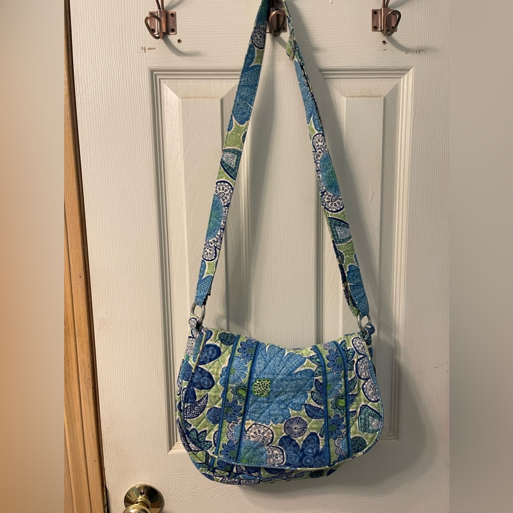LIKE NEW Vera Bradley Cross body Smoke free home